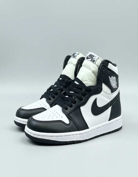 Air Jordan 1 Retro High OG “Midnight Navy” Sneakers – Premium Leather High-Top Streetwear